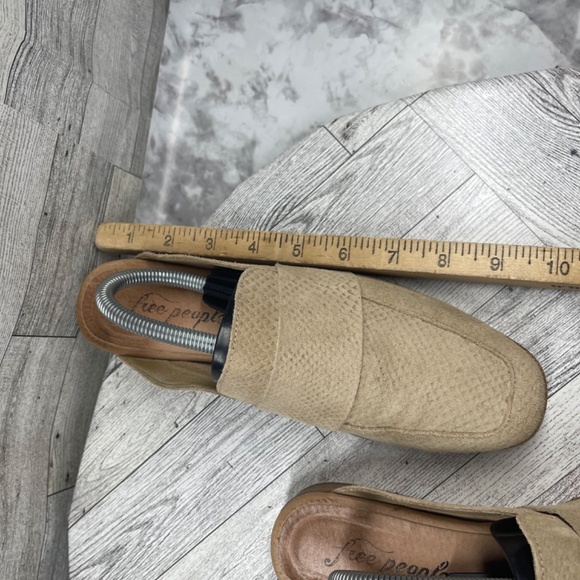 Free People Mules Women 38.5 / 8M At Ease Shoes Brown Tan Suede Embossed Snake - Picture 6 of 16